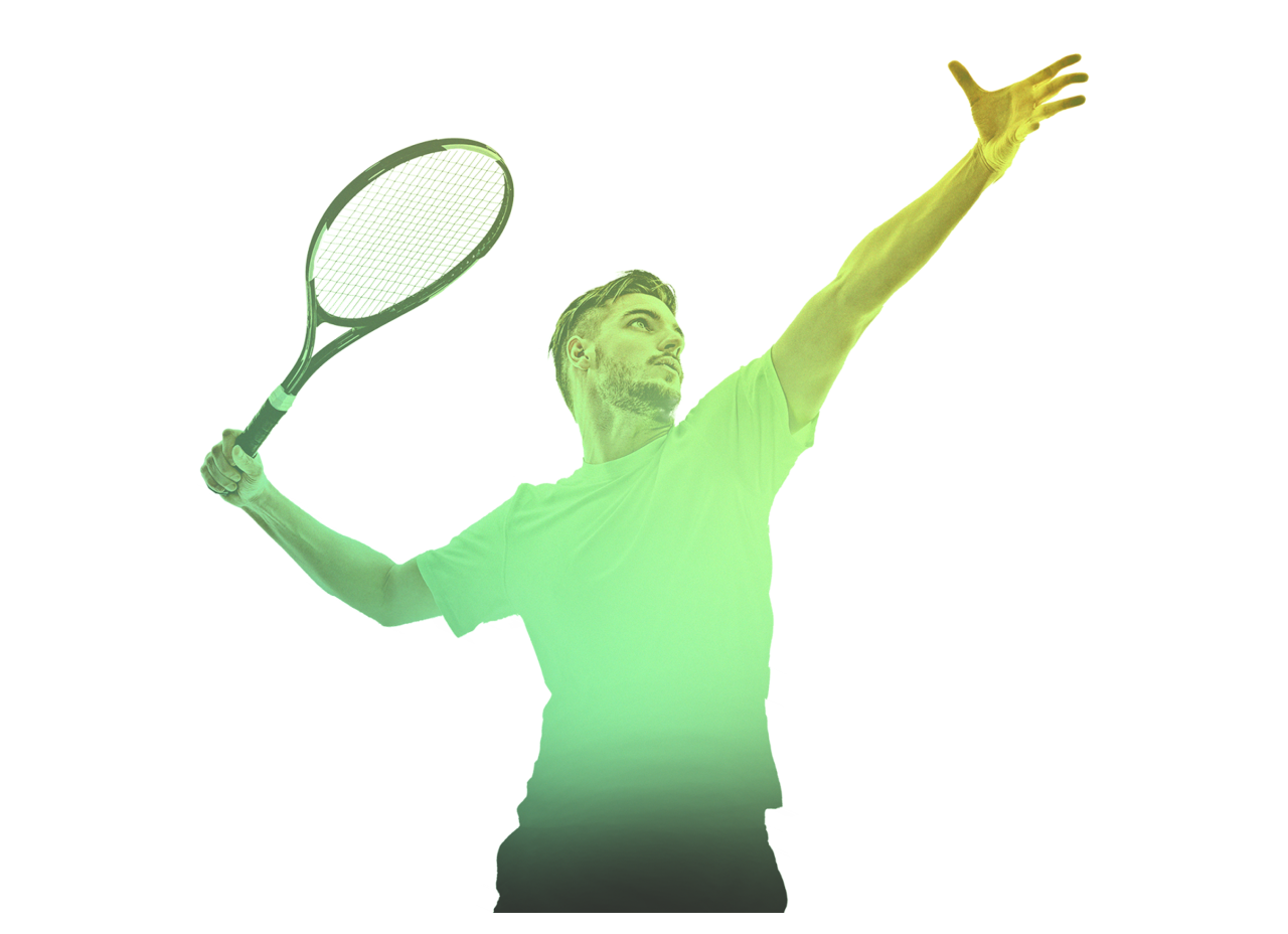 Imagen de un hombre joven jugando al tenis